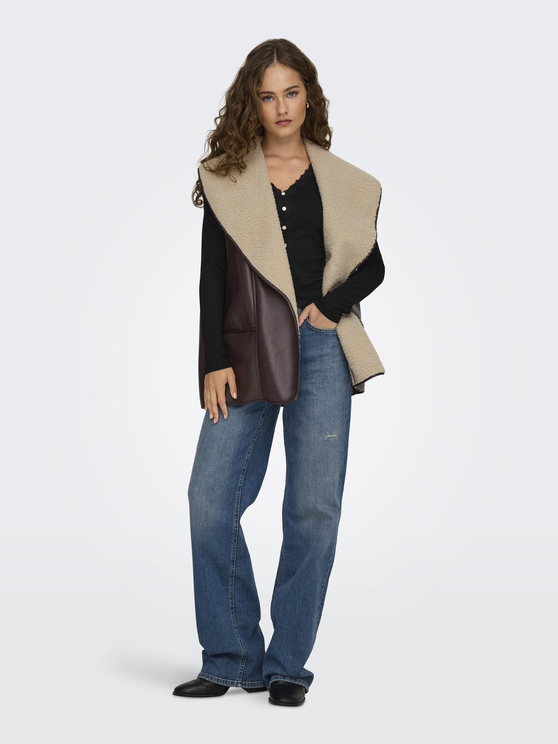 model_shot-front_full